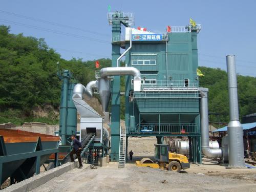 遼筑筑路機械涂裝.jpg